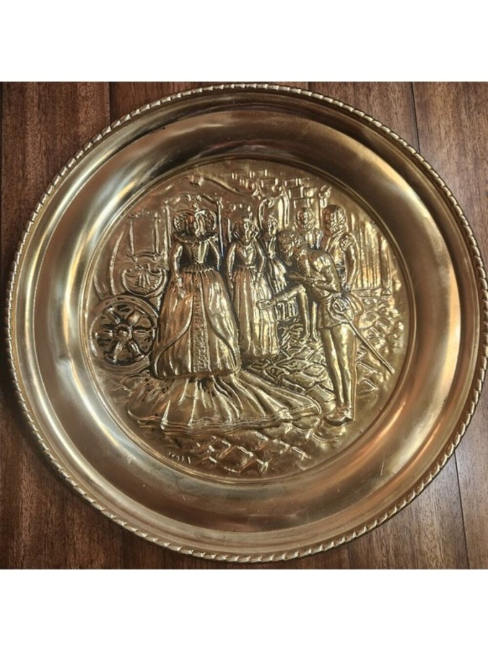 Vintage Renassiance‎ Brass color Wall Plate Sir Walter Raleigh Queen Elizabeth